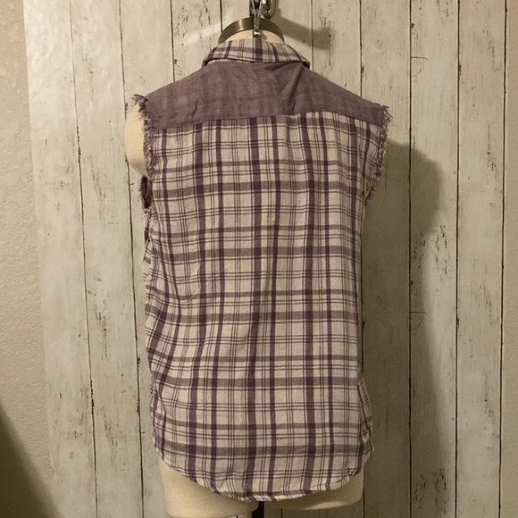 NWT Sleeveless custom button up - Picture 2 of 2